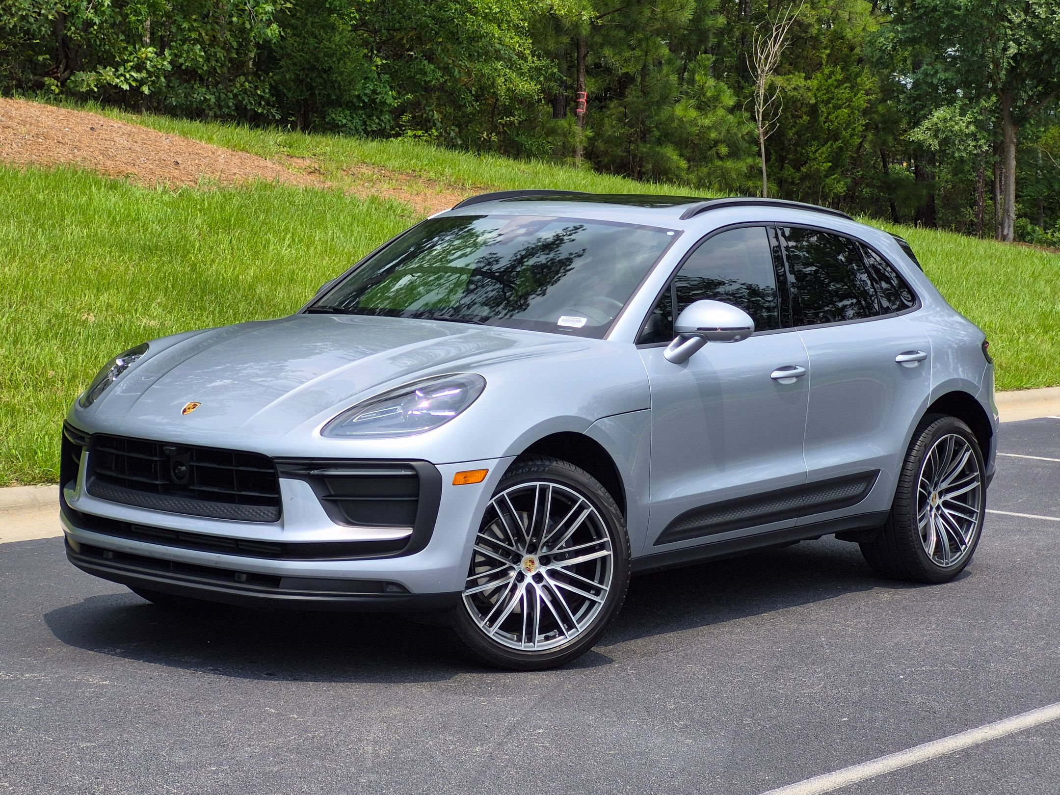 Certified 2026 Porsche Macan AWD/4WD video 1