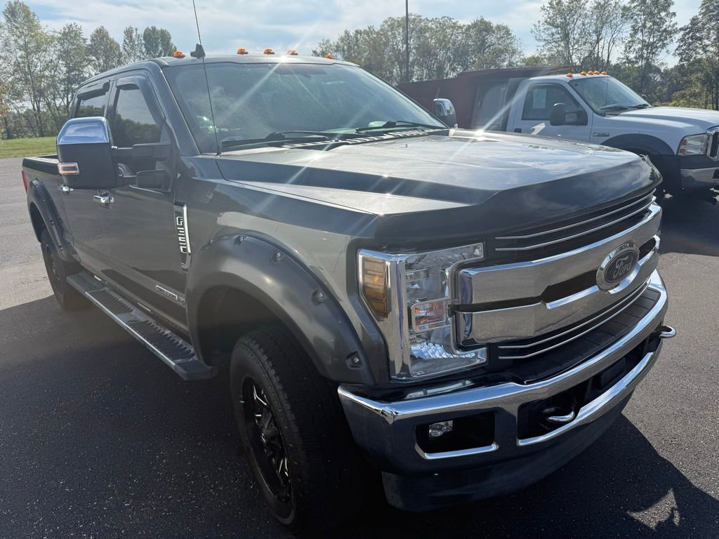 Used 2019 Ford F350 Lariat w/ Chrome Package image 5