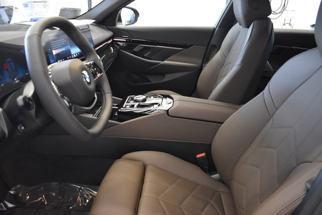 New 2026 BMW 530i xDrive w/ Premium Package image 22