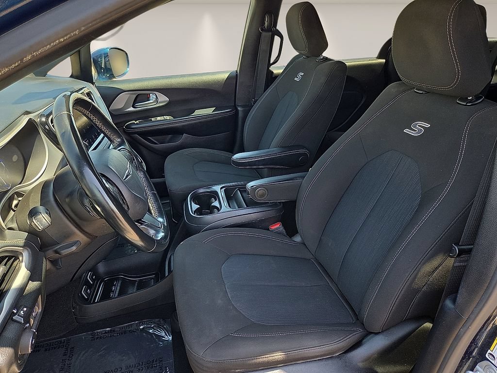 Used 2021 Chrysler Pacifica Touring w/ S Appearance Package FWD image 13