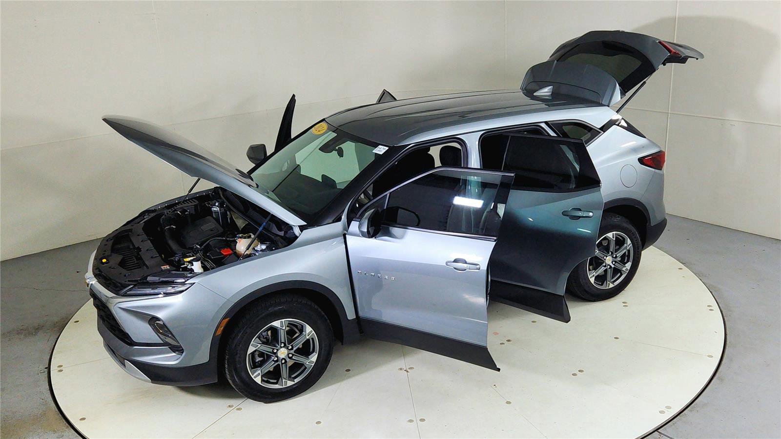 Used 2024 Chevrolet Blazer LT image 25