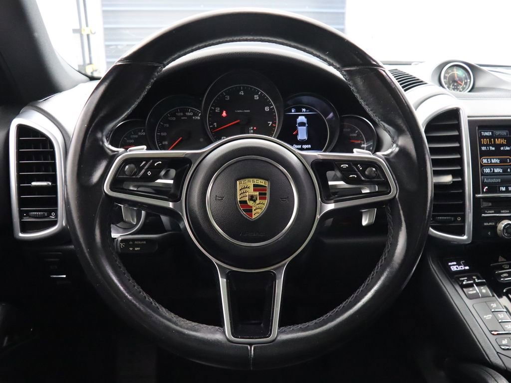 Used 2016 Porsche Cayenne image 17