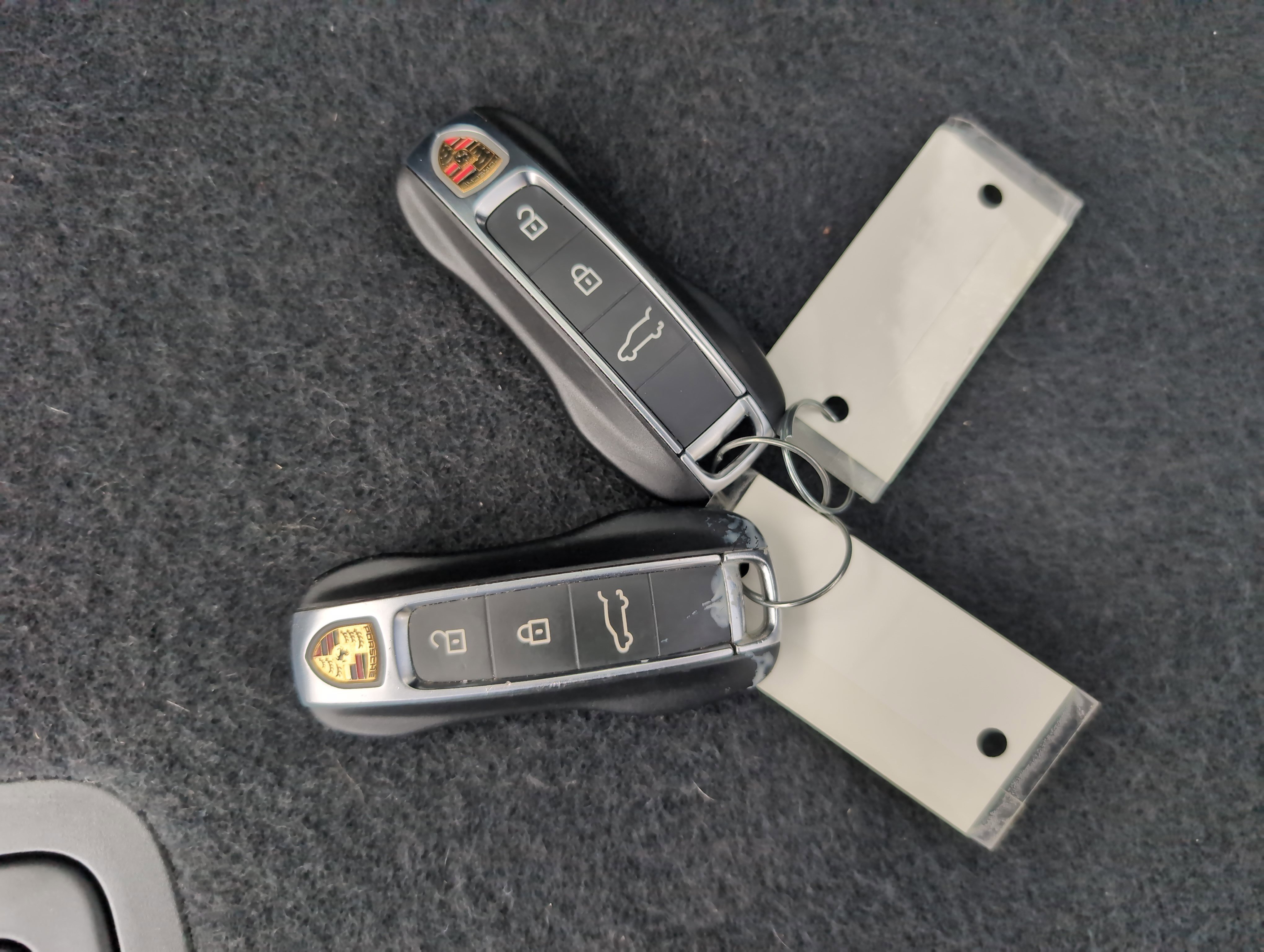 Used 2024 Porsche Cayenne Coupe image 32