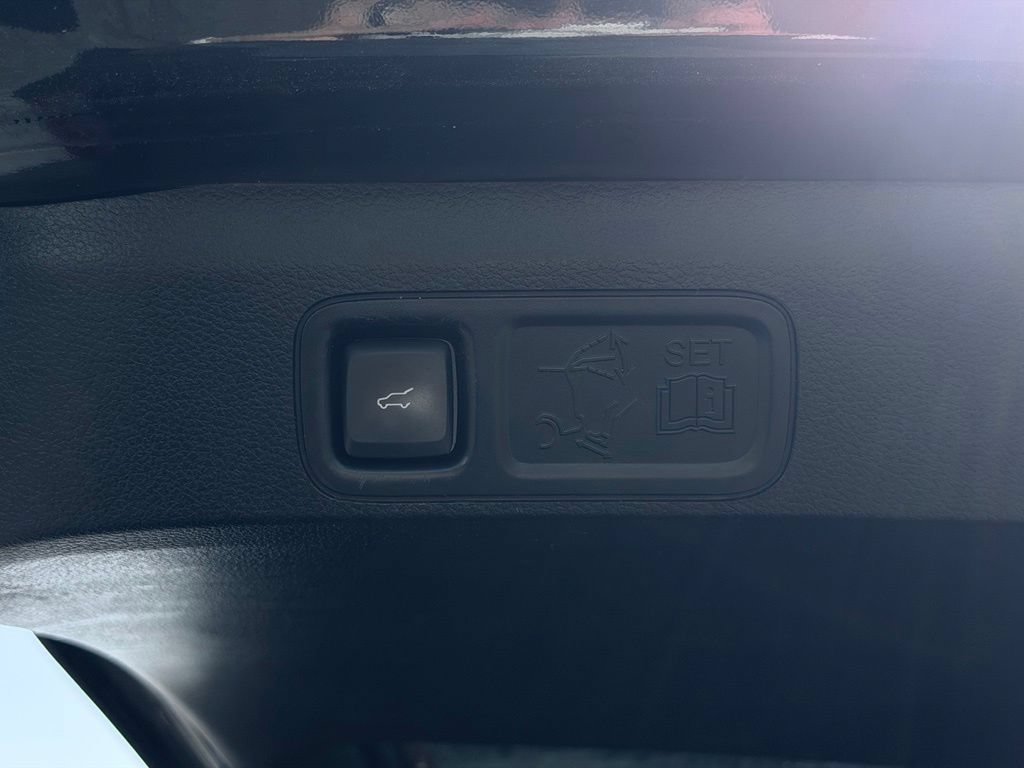 Used 2019 Lincoln Navigator L Reserve AWD/4WD image 16