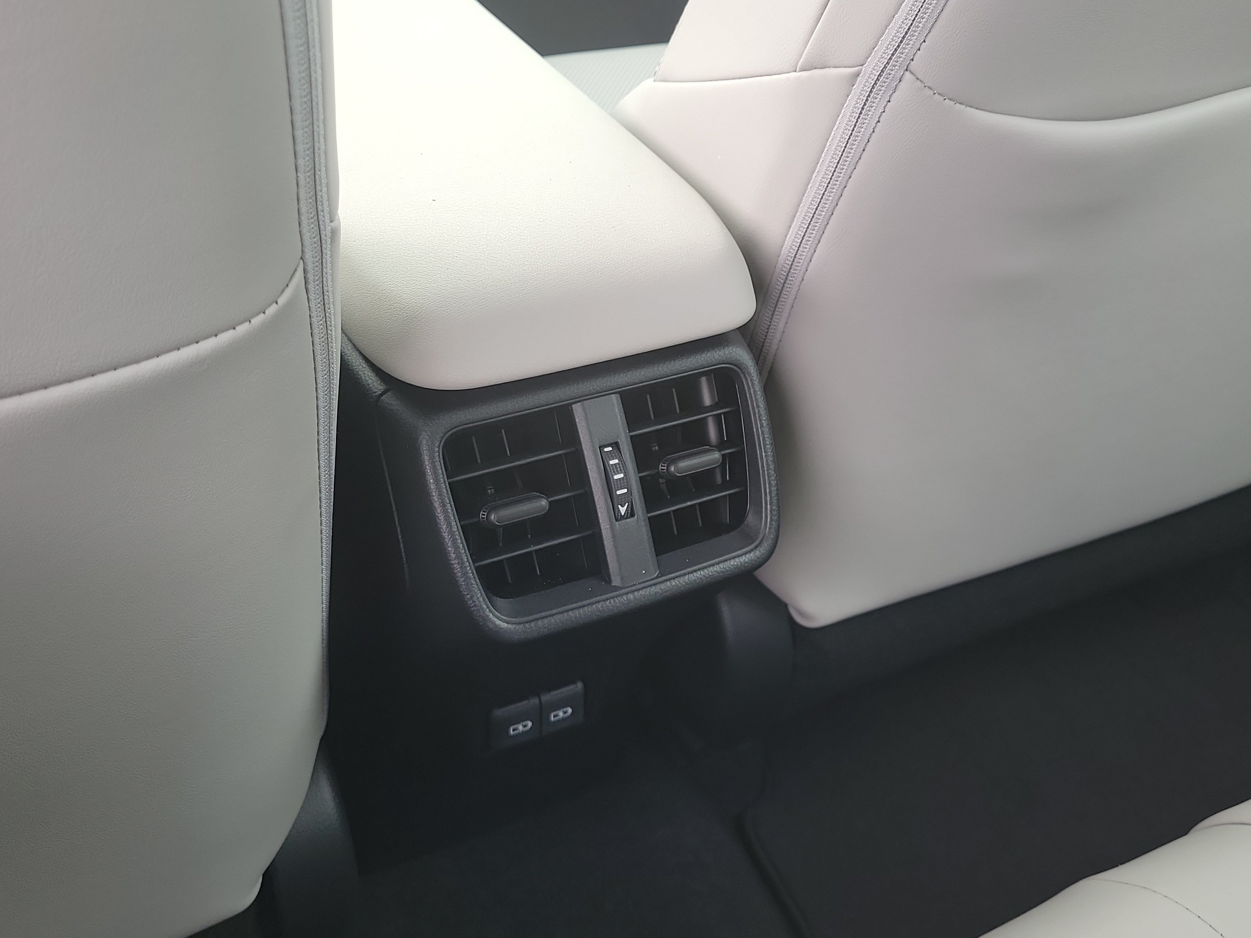 Used 2024 Lexus UX 250h F Sport FWD image 15