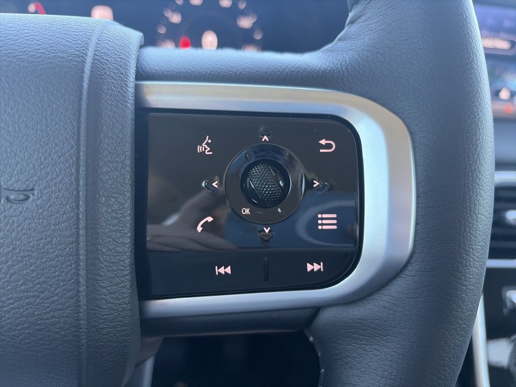 Used 2025 Nissan Armada SV RWD image 20