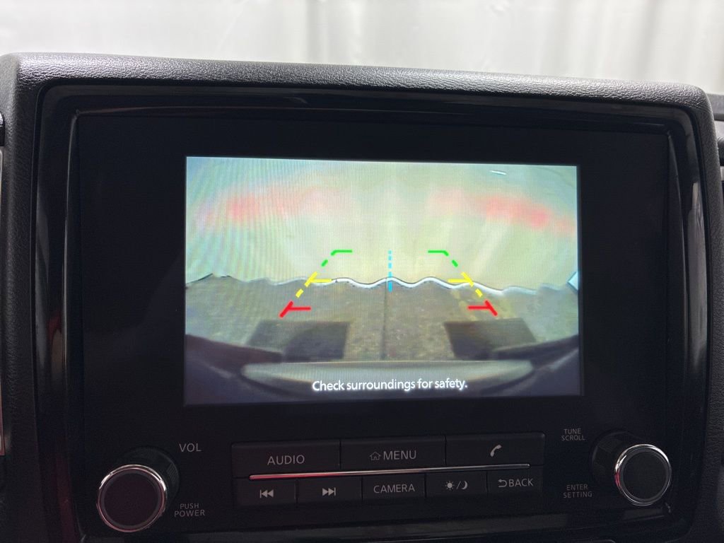 Used 2023 Nissan Frontier SV image 18