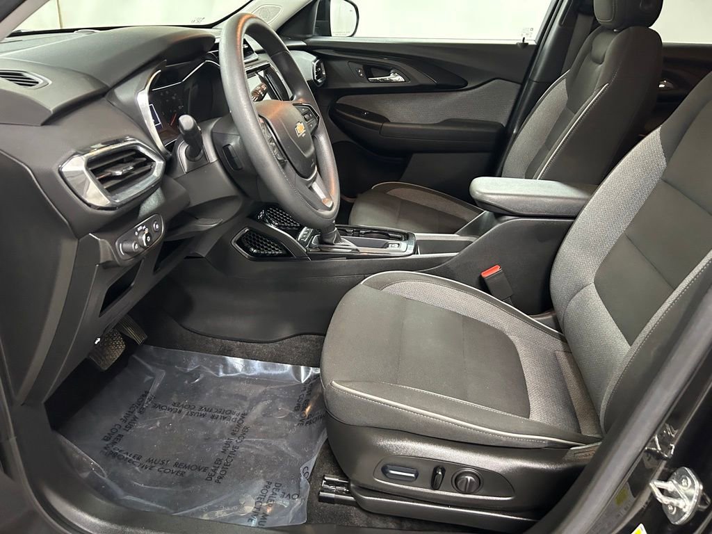 Used 2023 Chevrolet TrailBlazer LT w/ Convenience Package image 12