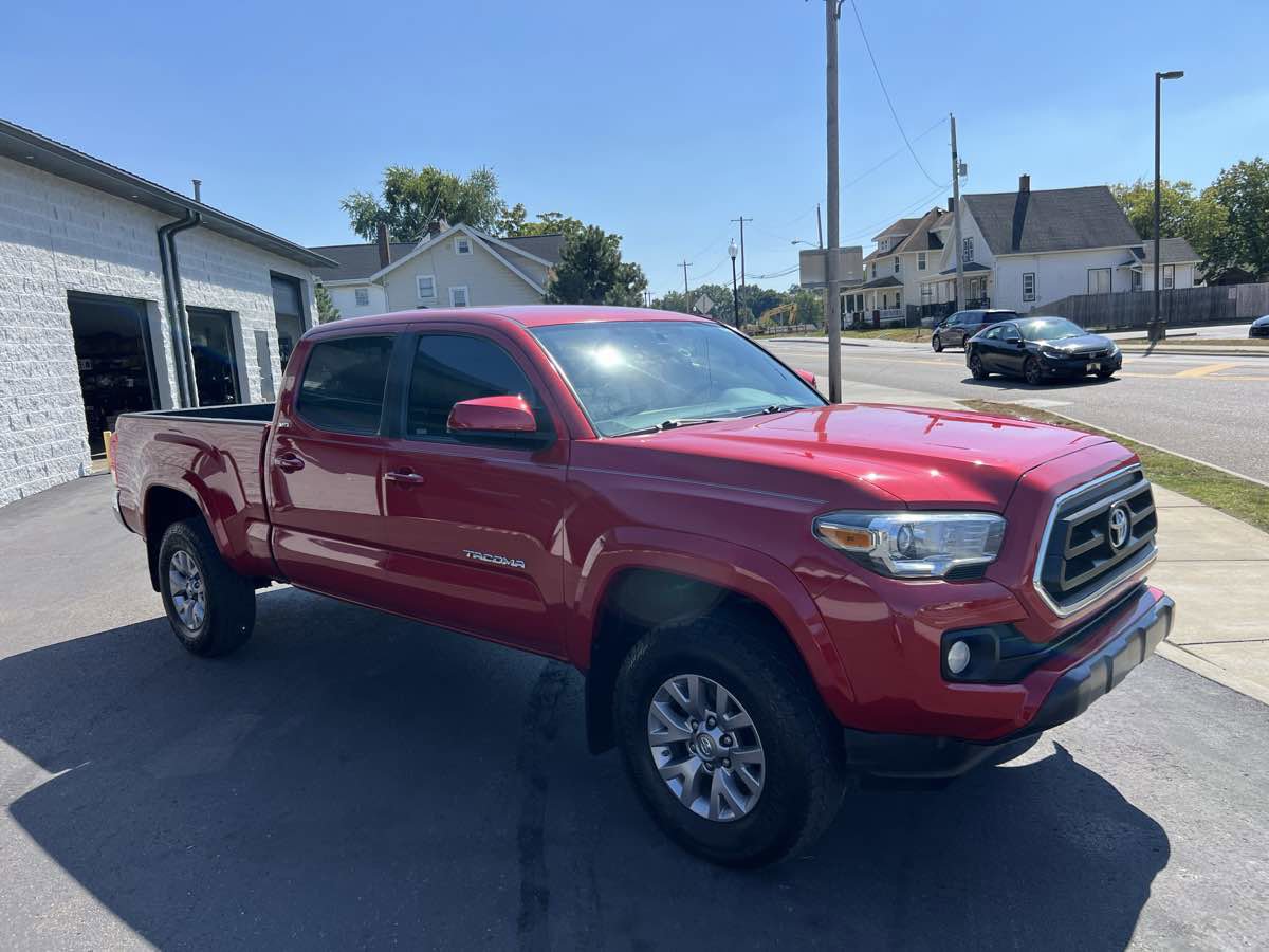 Used 2017 Toyota Tacoma SR5 image 6