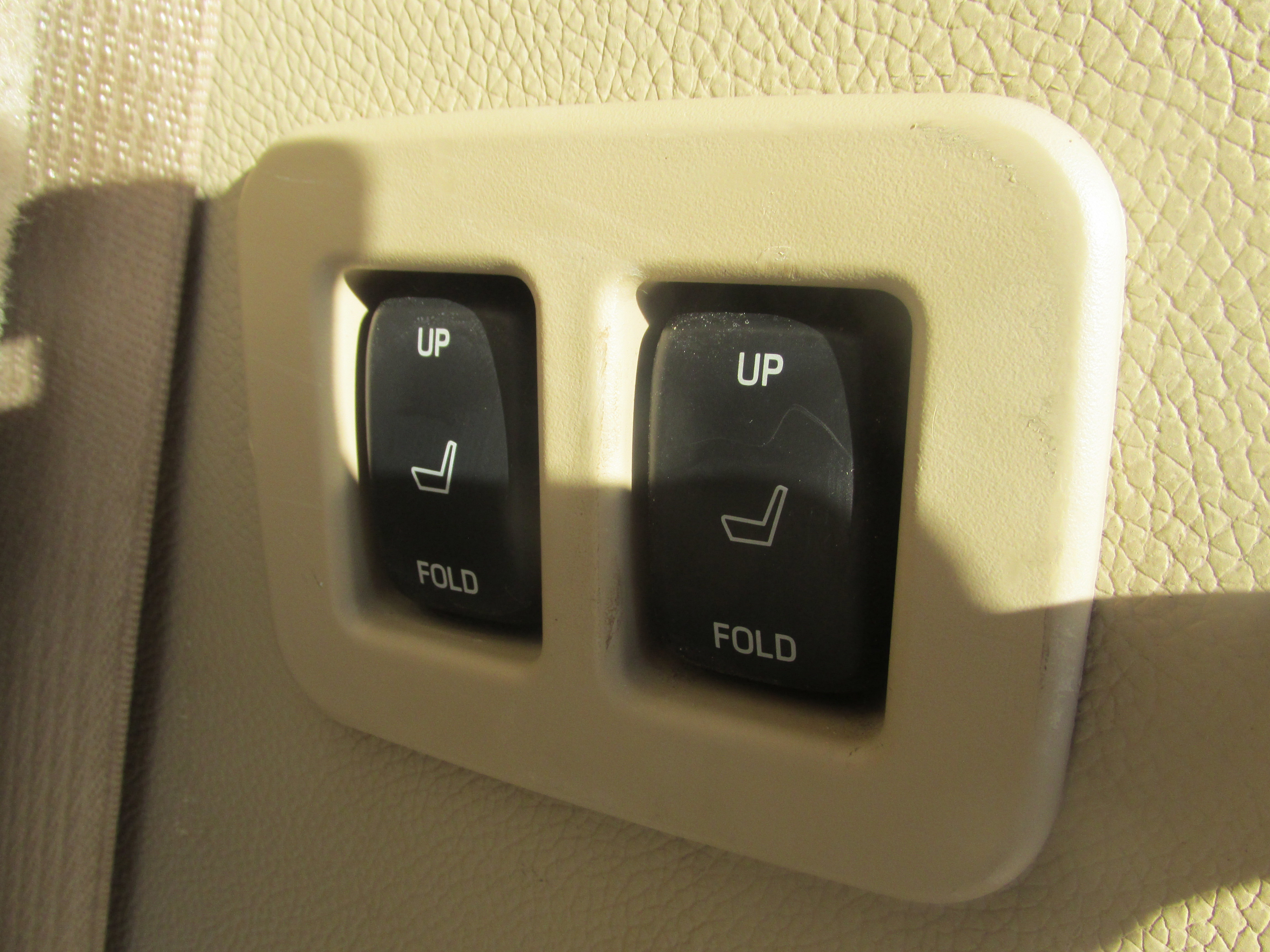 Used 2014 Ford Expedition XLT w/ Equipment Group 202A AWD/4WD image 26