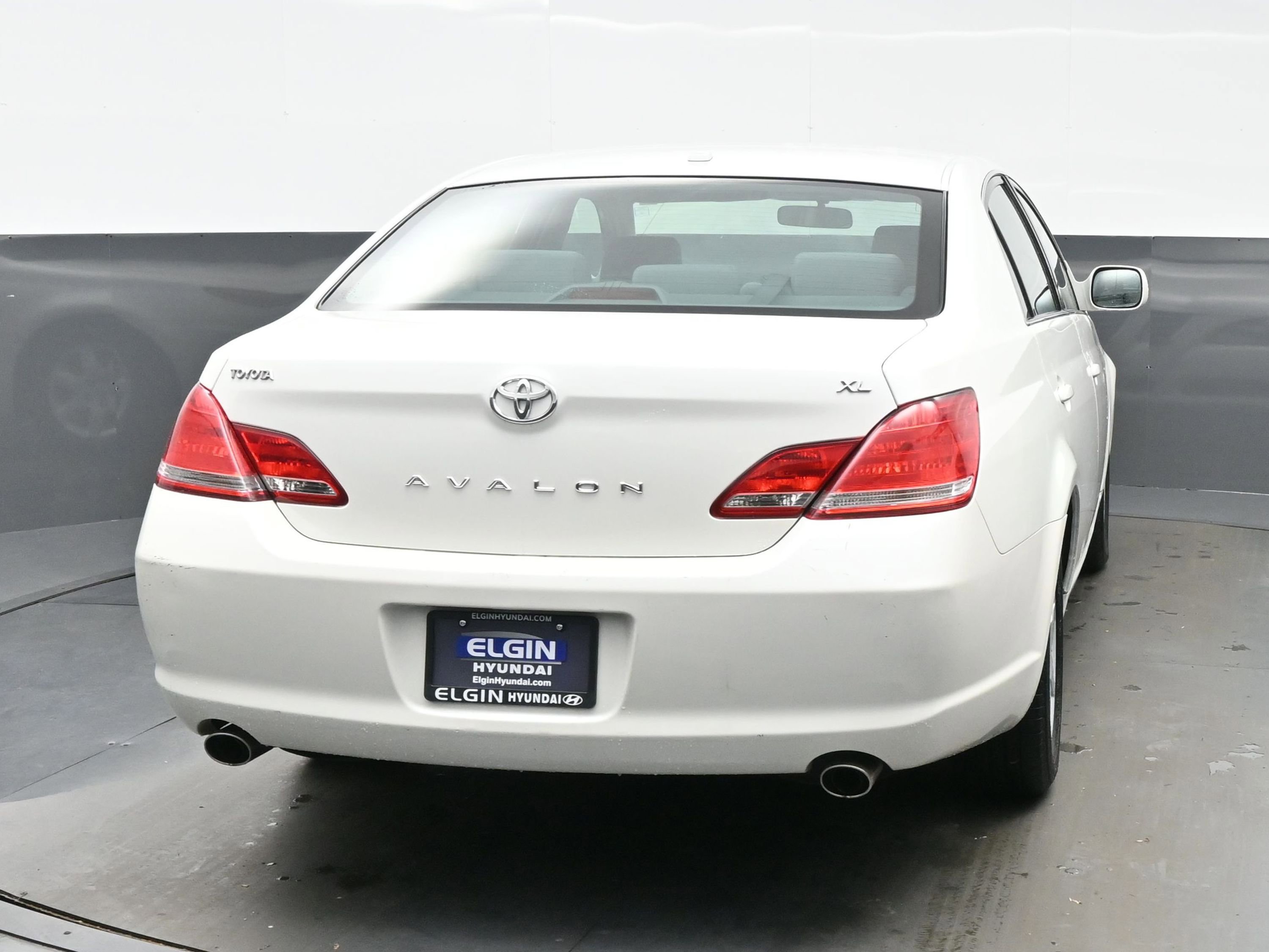 Used 2010 Toyota Avalon XL FWD image 5