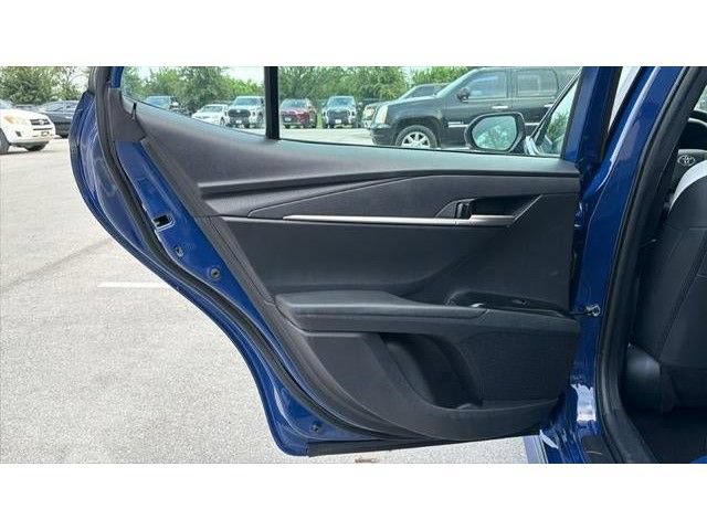 Used 2025 Toyota Camry SE FWD image 33