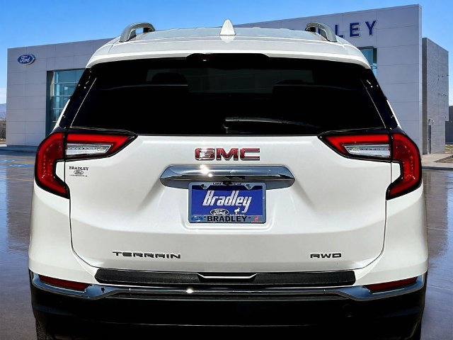 Used 2022 GMC Terrain SLT w/ LPO, Floor Liner Package AWD/4WD image 6