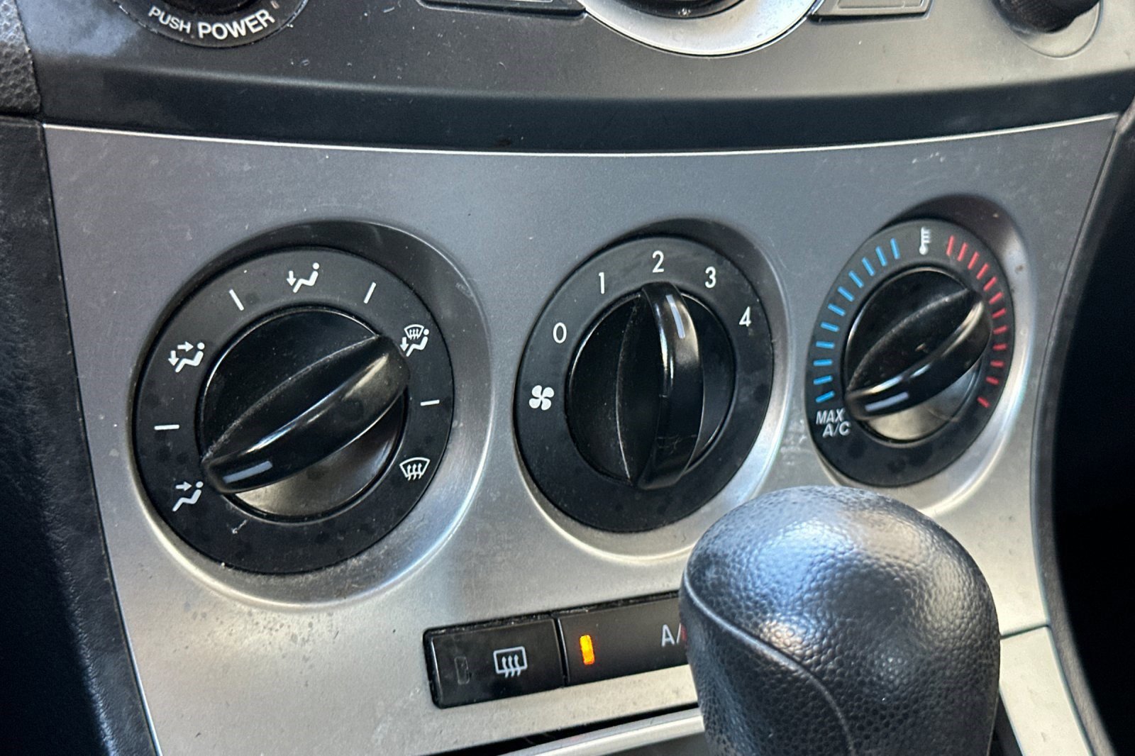 Used 2010 MAZDA MAZDA3 i Sport image 22