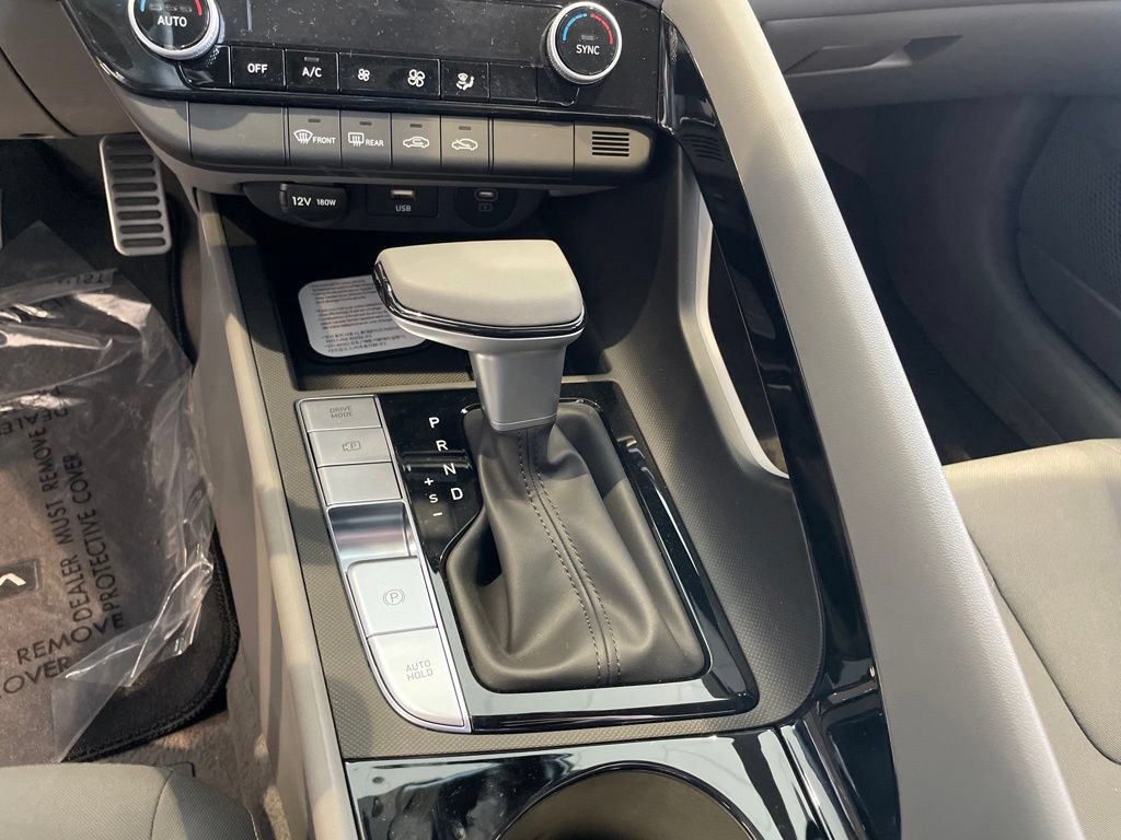 New 2026 Hyundai Elantra SEL FWD image 14