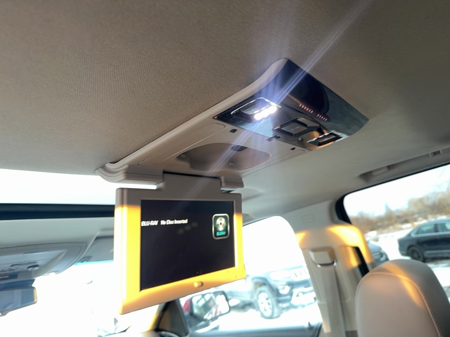 Used 2015 Chevrolet Suburban LT AWD/4WD image 13