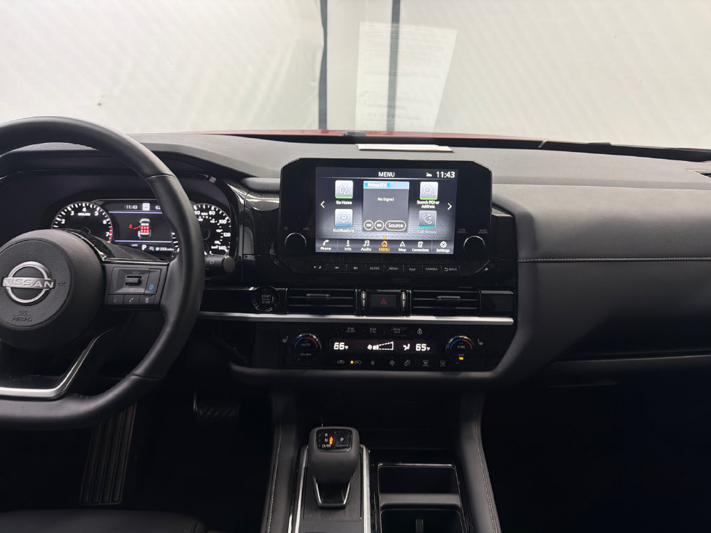 Used 2025 Nissan Pathfinder SL AWD/4WD image 29