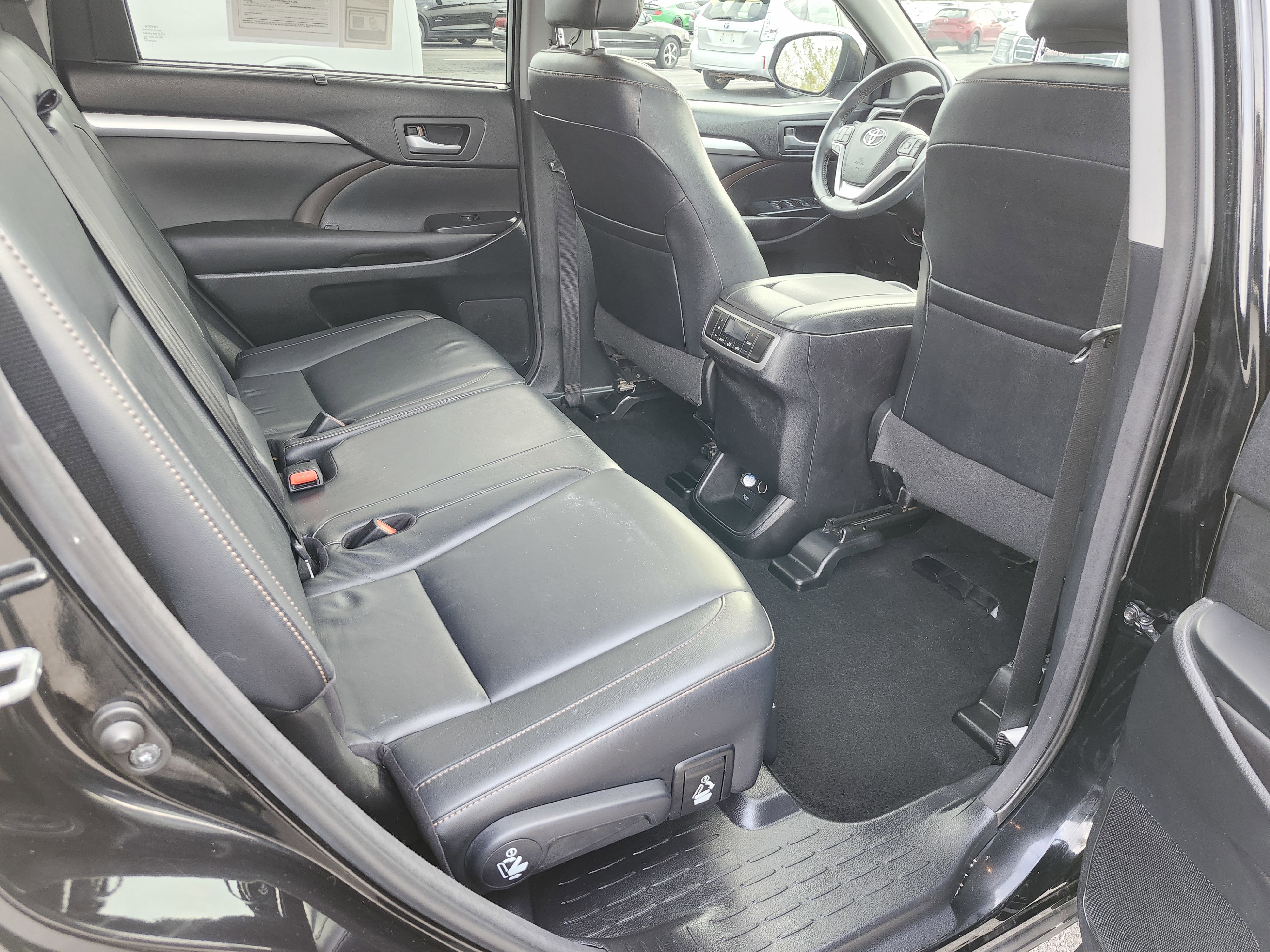 Used 2016 Toyota Highlander XLE image 20