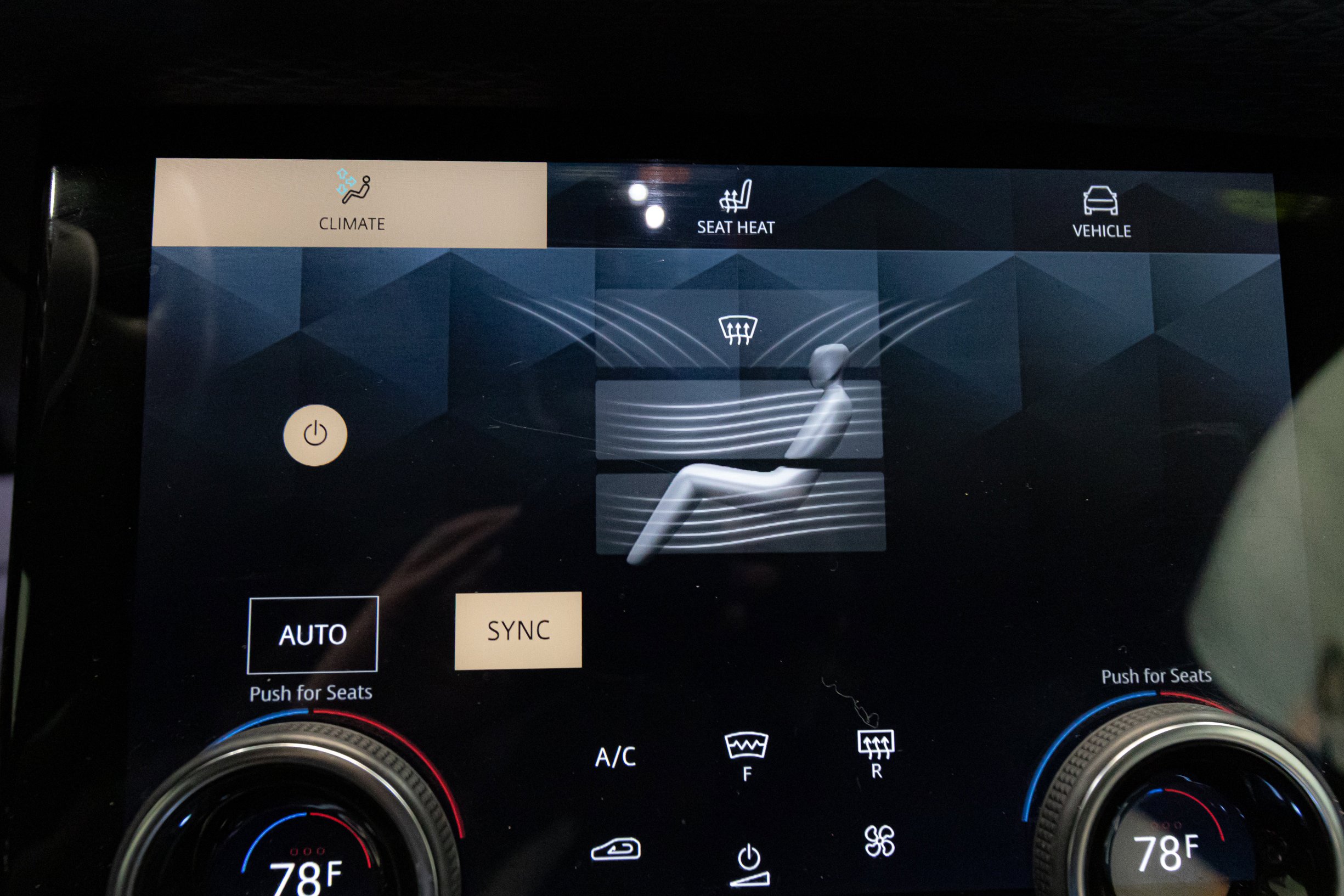 Used 2021 Land Rover Range Rover Velar R-Dynamic S image 27
