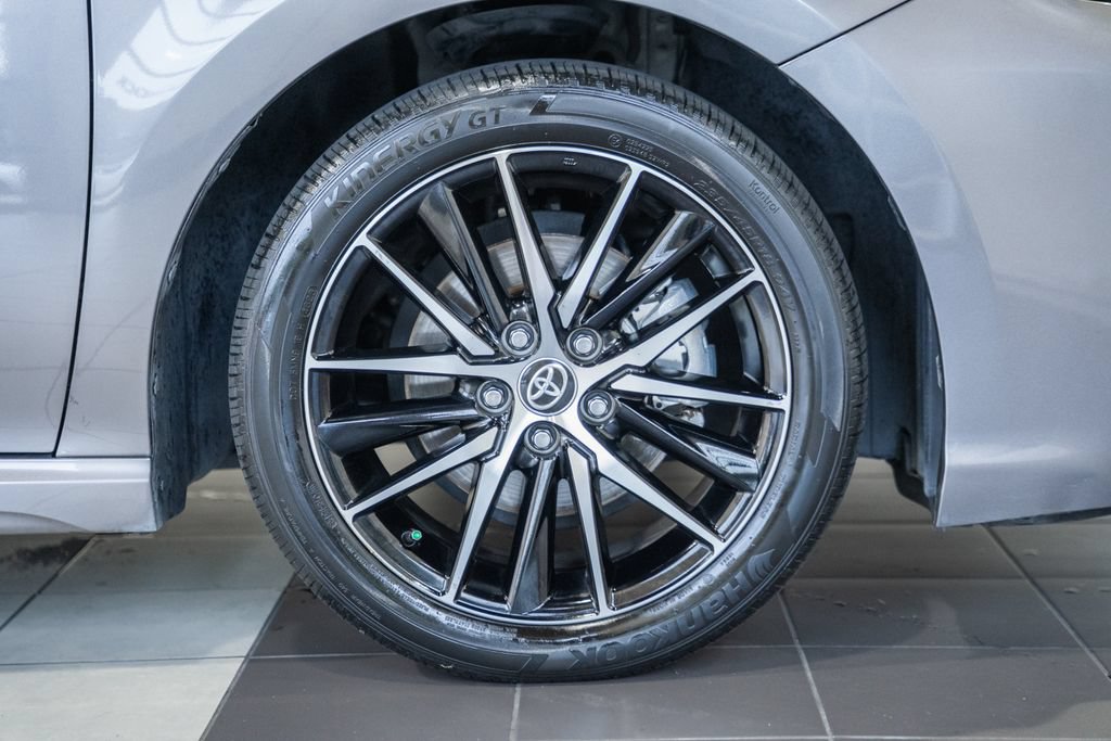 Used 2024 Toyota Camry SE w/ Cold Weather Package FWD image 14