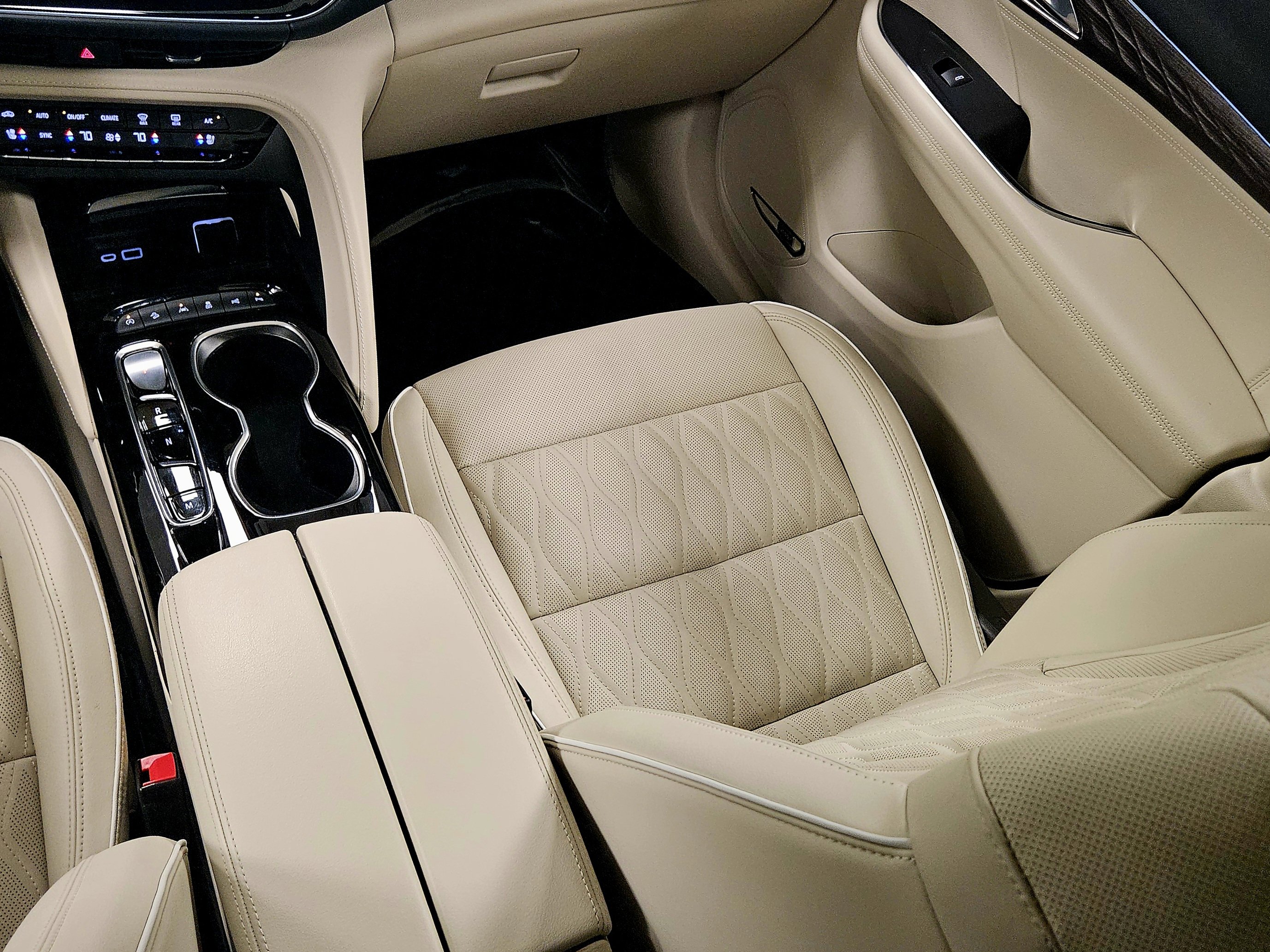 Used 2023 Buick Envision Avenir image 14