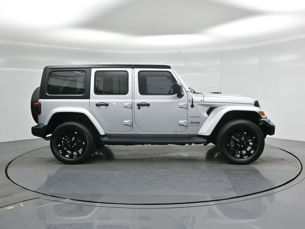 Used 2023 Jeep Wrangler Unlimited Sahara image 25