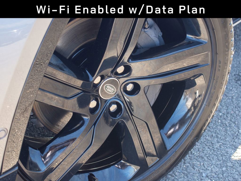 Used 2025 Land Rover Discovery Dynamic SE image 9