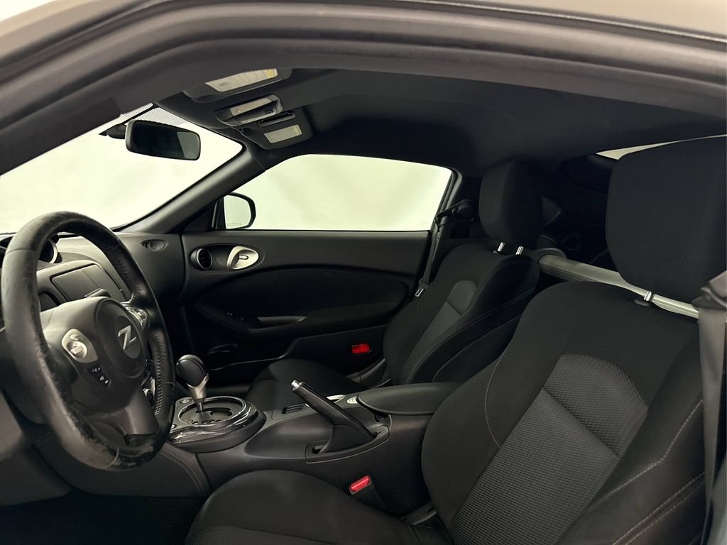 Used 2016 Nissan 370Z Coupe RWD image 31