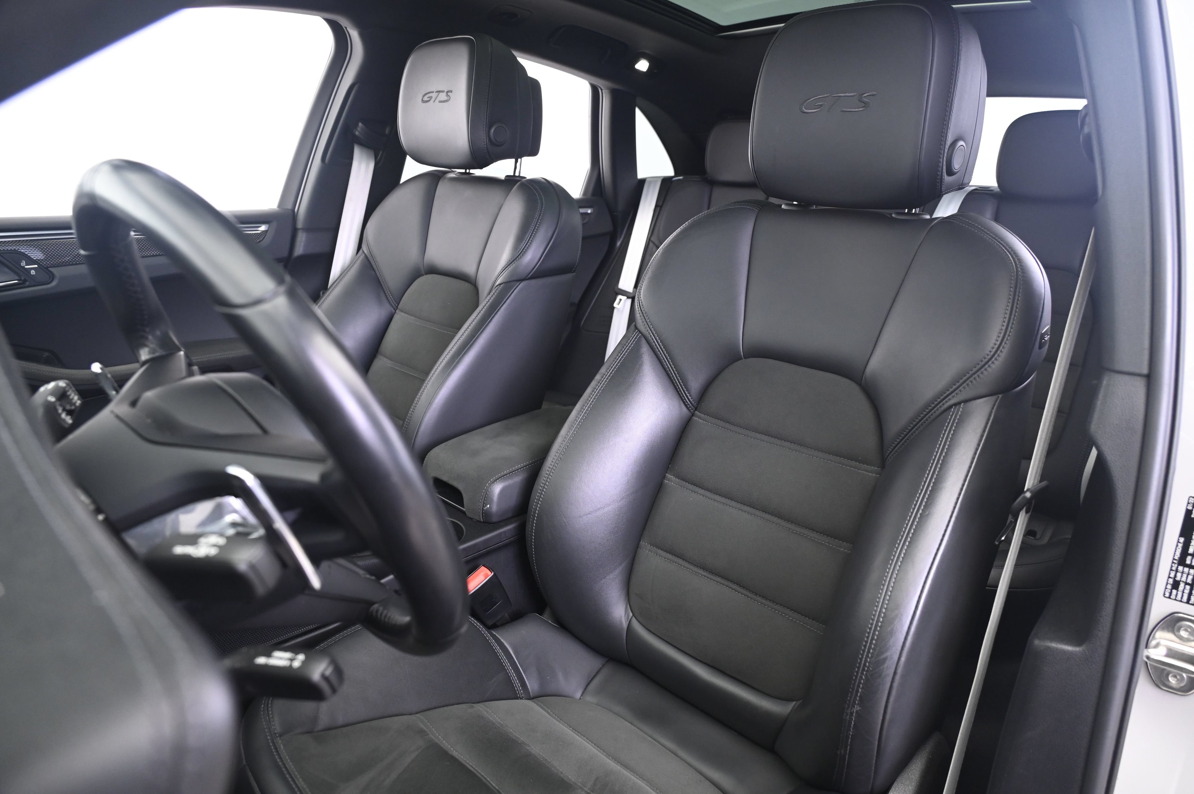 Certified 2022 Porsche Macan GTS AWD/4WD image 5