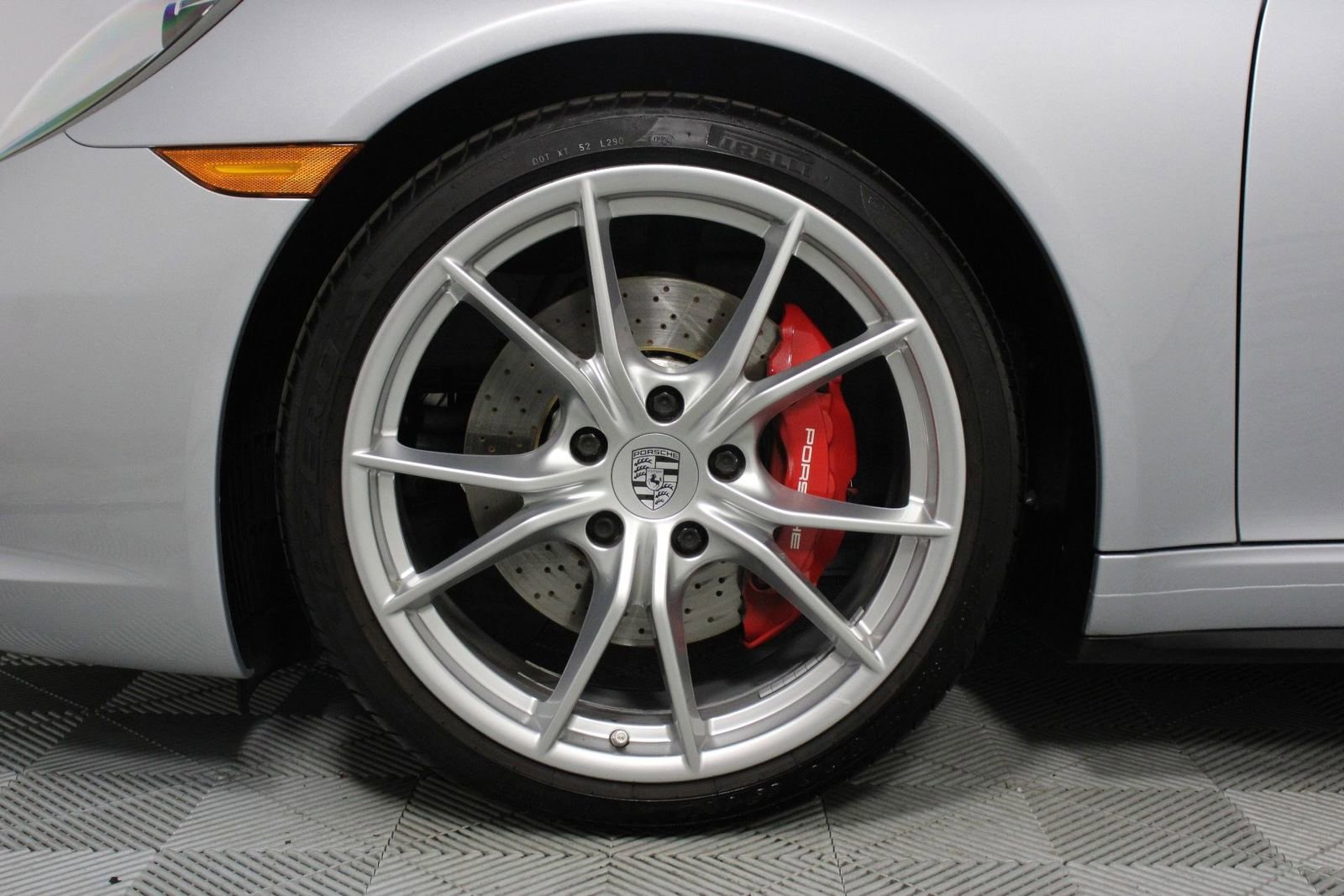 Certified 2018 Porsche 911 Carrera 4S image 30