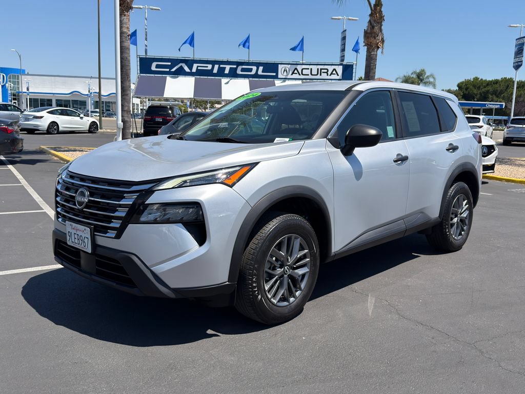 Used 2024 Nissan Rogue S FWD image 3