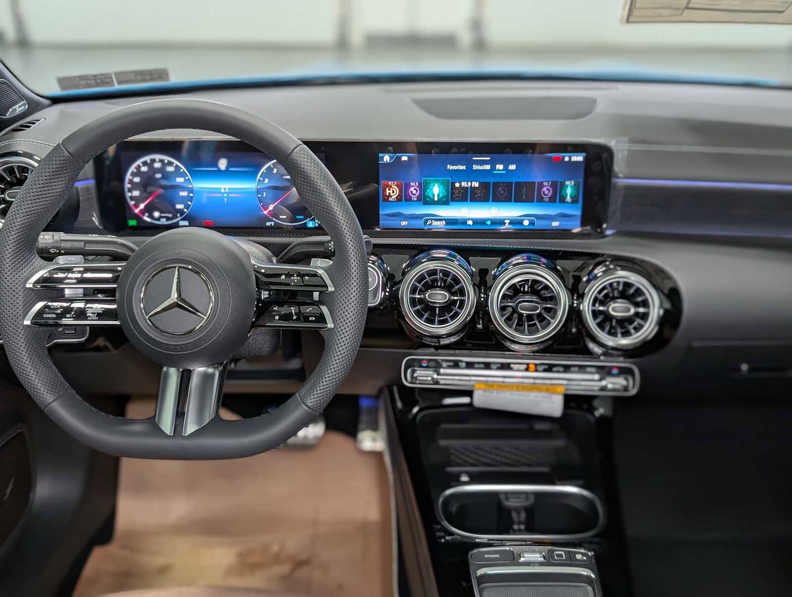New 2025 Mercedes-Benz CLA 250 4MATIC image 5