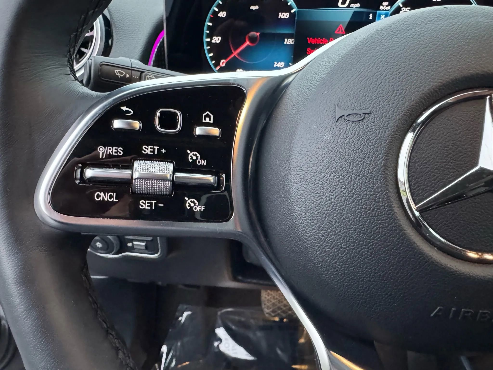 Used 2023 Mercedes-Benz EQB 300 4MATIC w/ Exclusive Package image 33