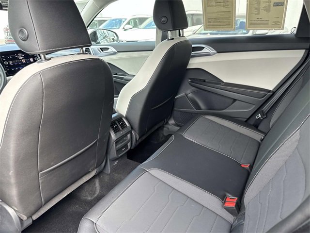 Certified 2025 Volkswagen Taos SE image 10
