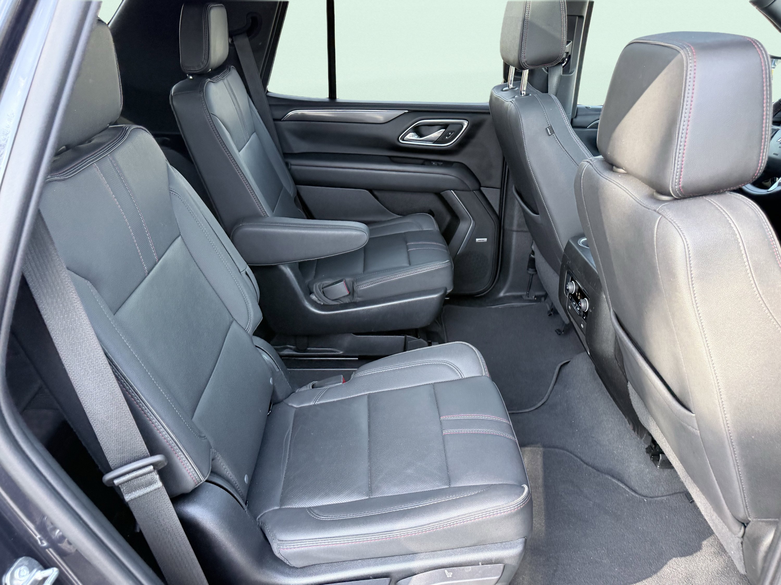 Used 2023 Chevrolet Tahoe RST w/ Luxury Package RWD image 41