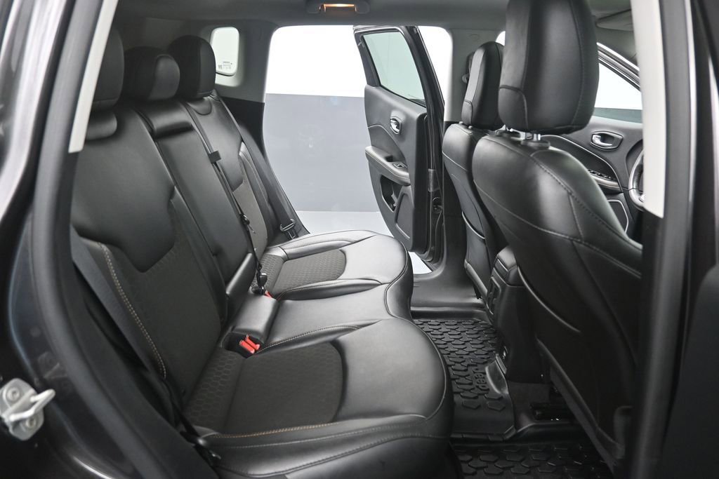 Used 2020 Jeep Compass Latitude AWD/4WD image 23