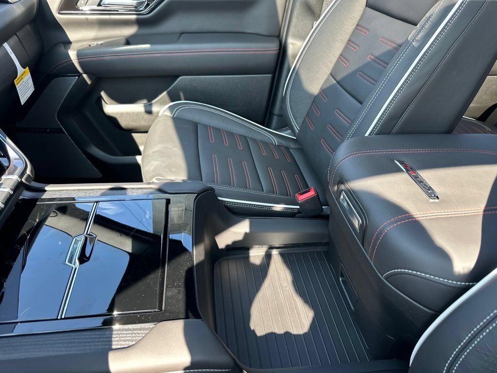 New 2026 GMC Yukon AT4 Ultimate AWD/4WD image 18