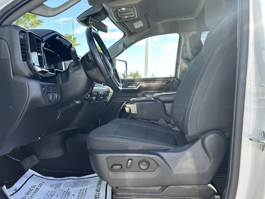 Used 2025 Chevrolet Silverado 2500 LT w/ Convenience Package AWD/4WD image 24