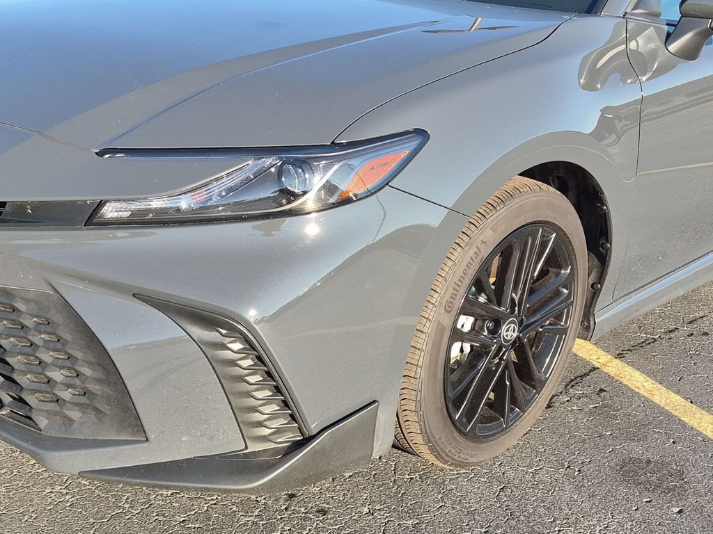 Used 2026 Toyota Camry SE FWD image 9