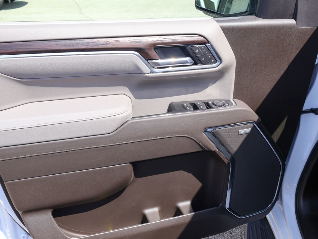 New 2026 GMC Sierra 1500 SLT image 9