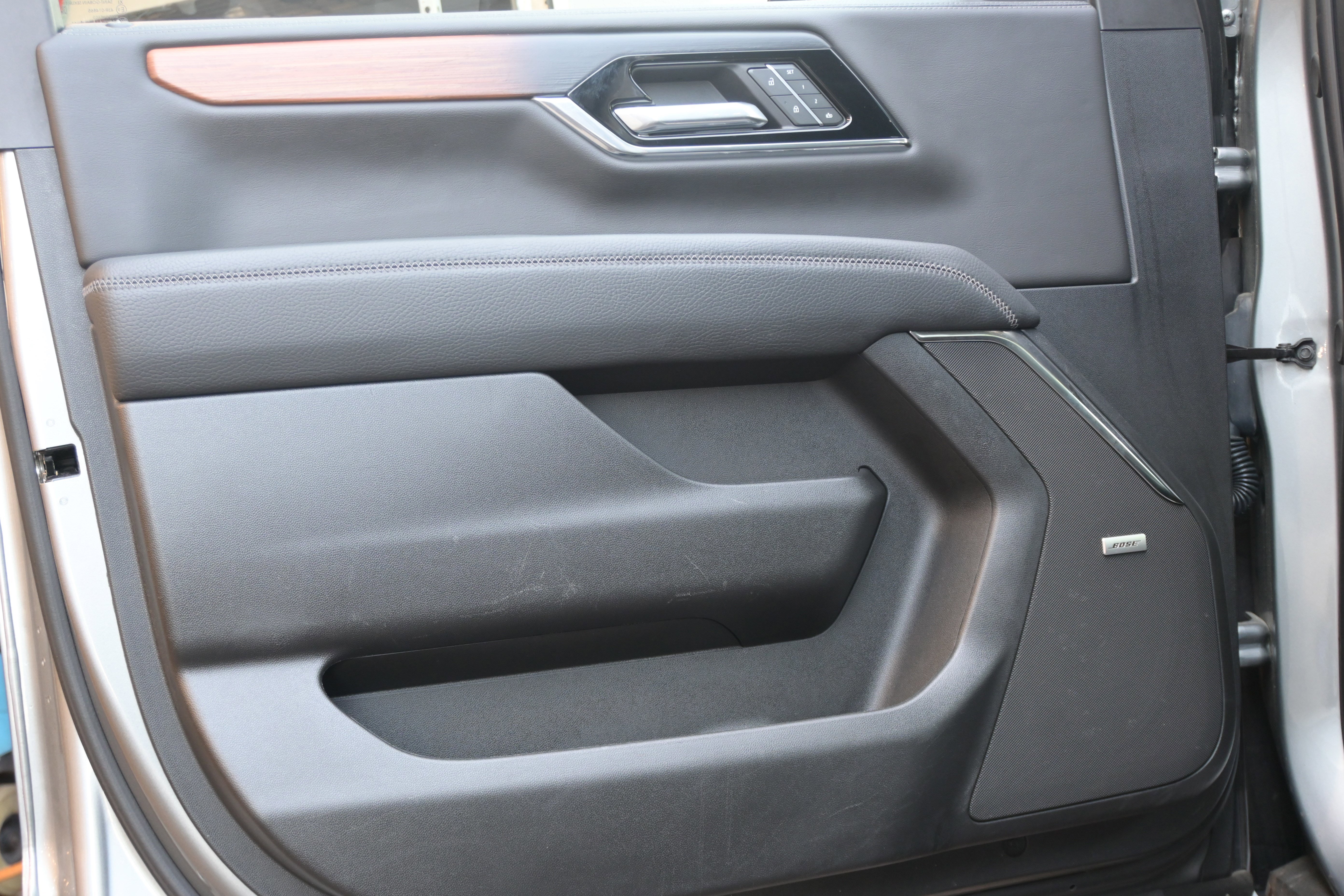 Used 2025 GMC Yukon Denali image 14