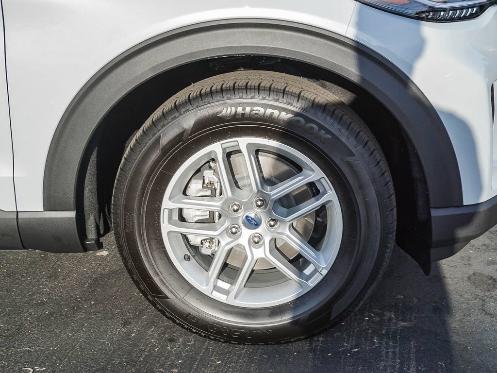 New 2026 Ford Explorer Active RWD image 9
