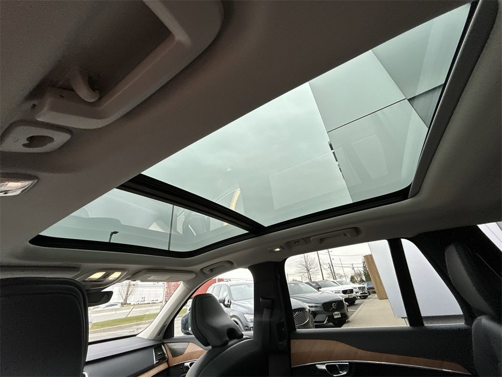 Used 2023 Volvo XC90 B6 Plus w/ Protection Package Premier image 25
