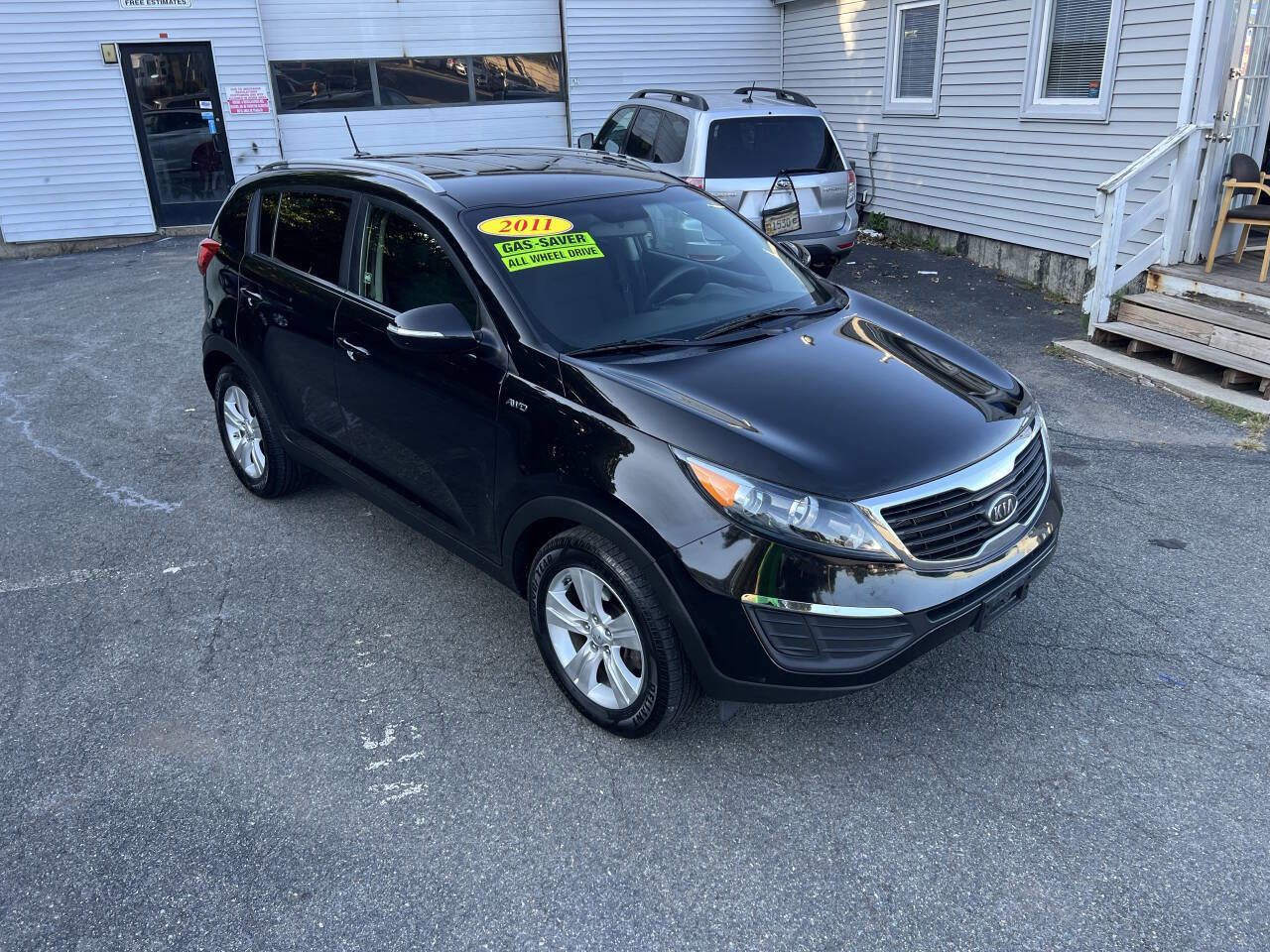 Used 2011 Kia Sportage LX w/ Convenience Pkg image 2