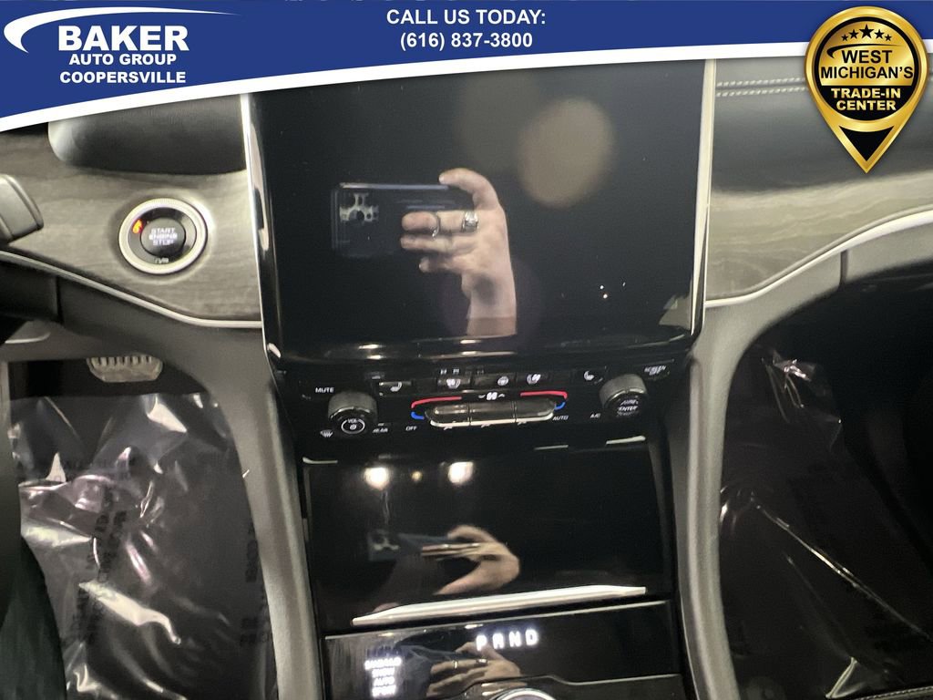 Used 2024 Jeep Grand Cherokee L Limited w/ Luxury Tech Group II image 12