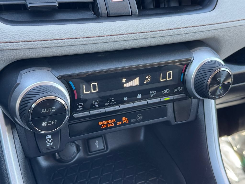 Used 2020 Toyota RAV4 XLE w/ All Weather Liner Package AWD/4WD image 23