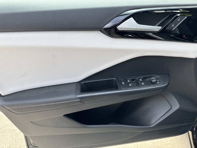 New 2026 Volkswagen Taos S FWD image 12