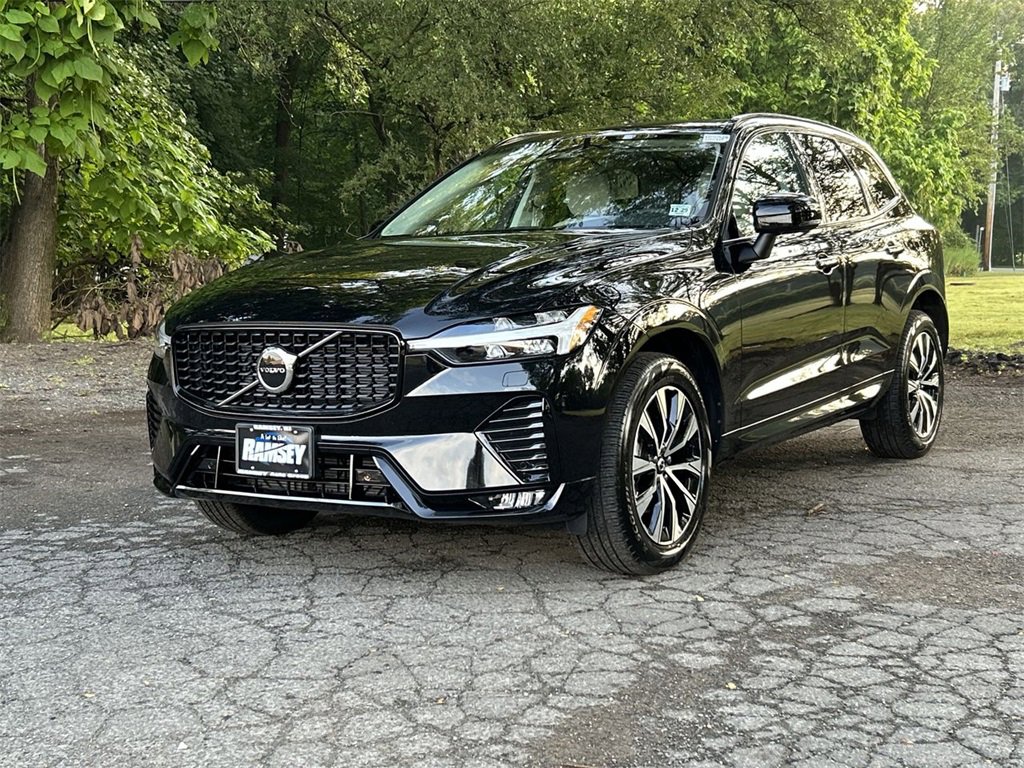 New 2025 Volvo XC60 B5 Core w/ Protection Package Premier
