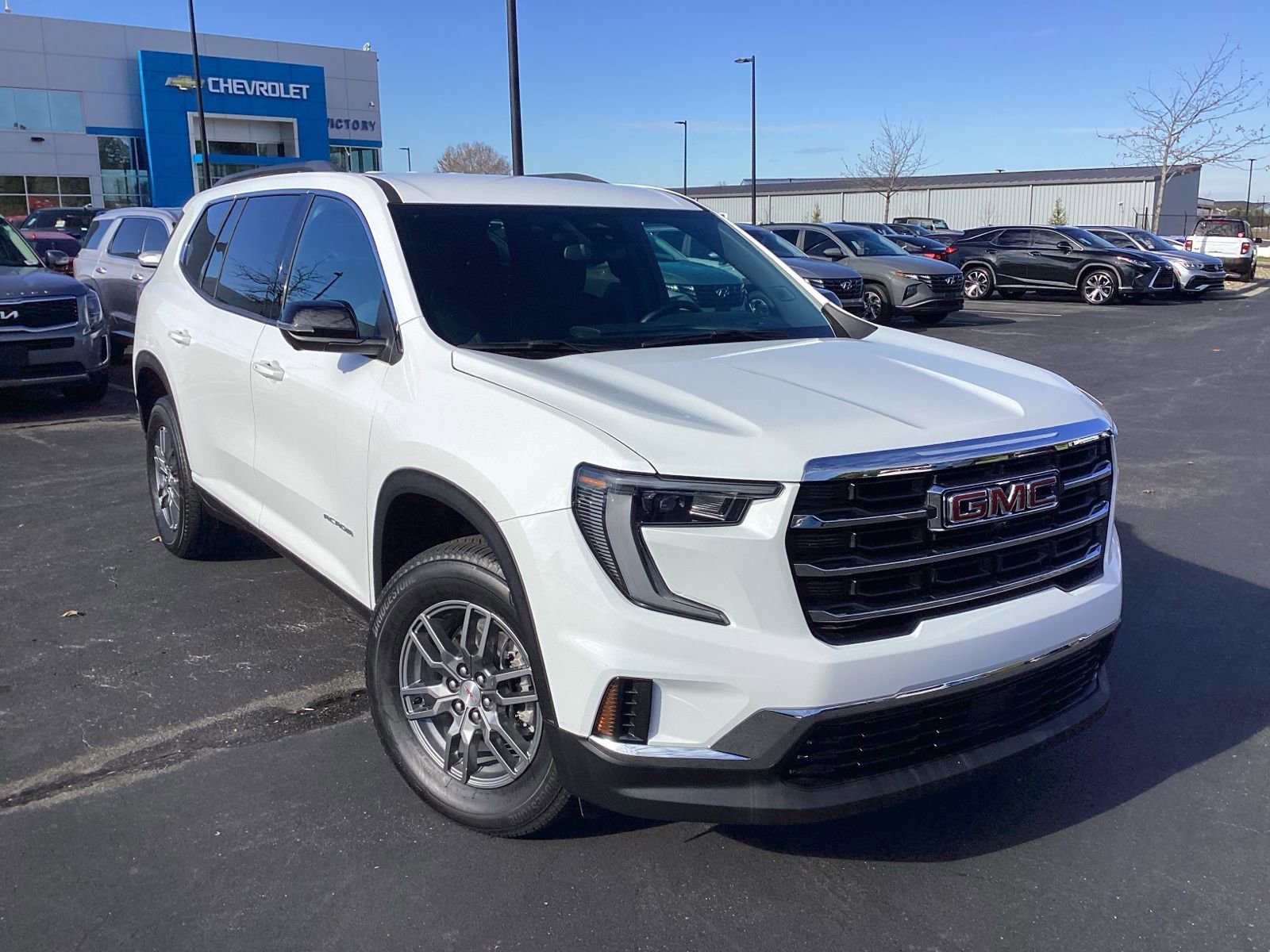 Used 2025 GMC Acadia Elevation image 7