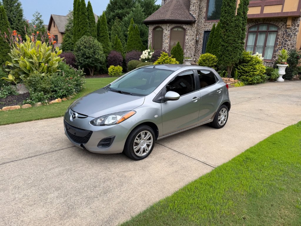 Used 2013 MAZDA MAZDA2 Sport FWD image 2